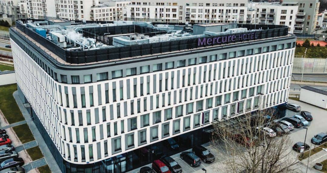 Hotel building Hotel Mercure Warsaw